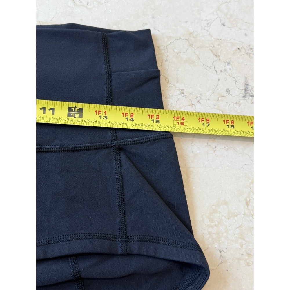 Lululemon Women's 10 In Movement Everlux Shorts Stretch 2.5" Black - Picture 4 of 6